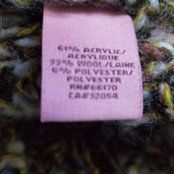 Wool cropped cardigan sweater. Size Medium. Hand Knit by Dollie, wood buttons - Picture 10 of 11